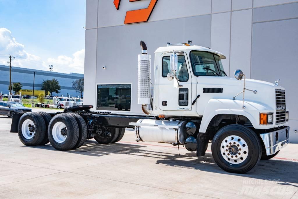 Mack CHN 613 Ťahače