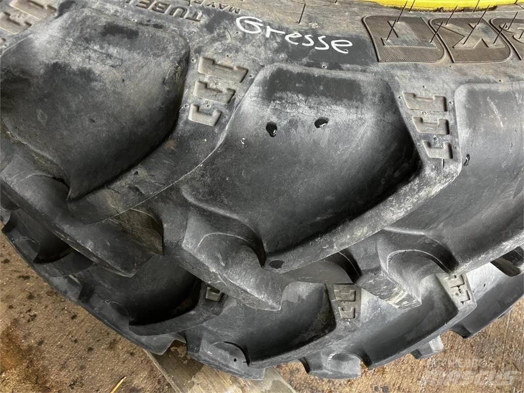 BKT 270/95R32 Pneumatiky, kolesá a ráfiky
