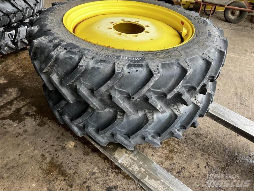 BKT 270/95R32 Pneumatiky, kolesá a ráfiky