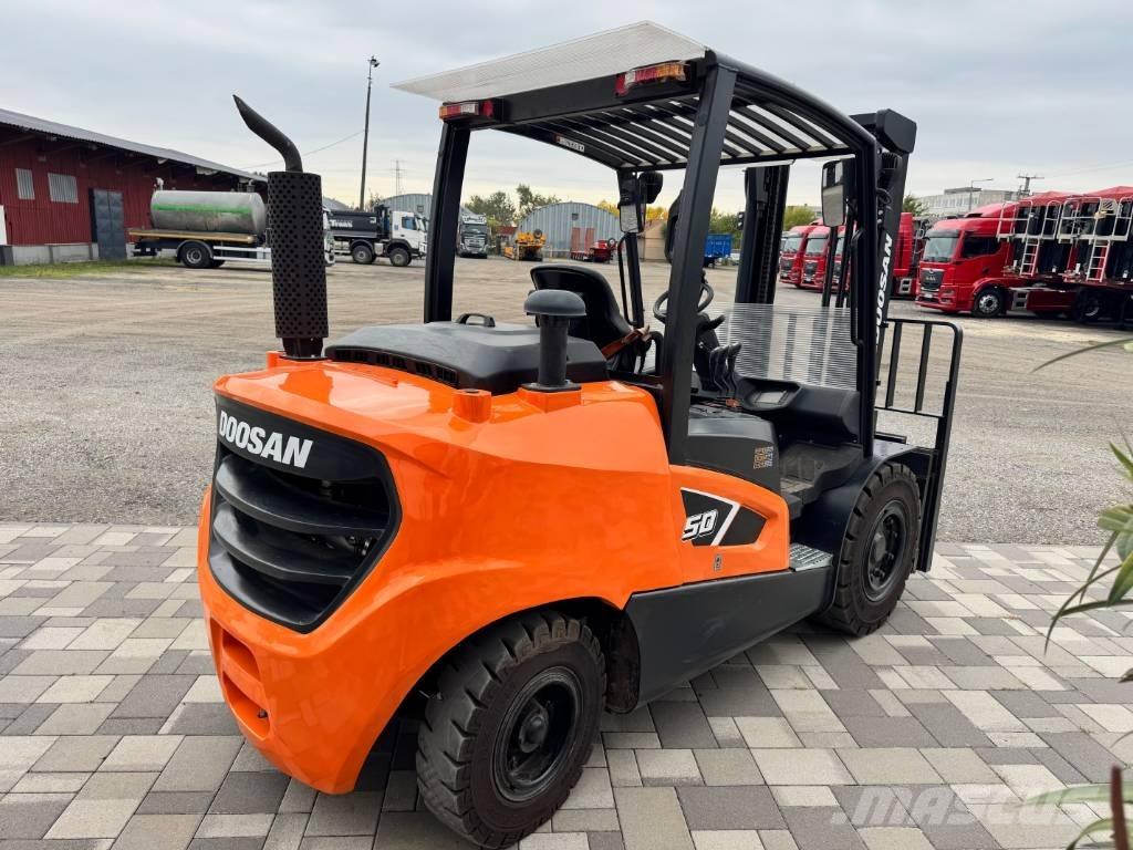 Doosan D 50,  130üó!!! 5t Dieselové vozíky