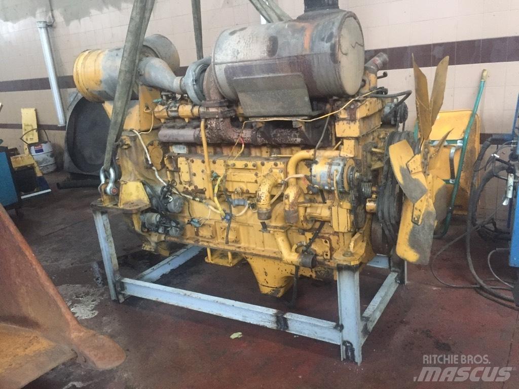 Komatsu WA600-1 Kolesové nakladače