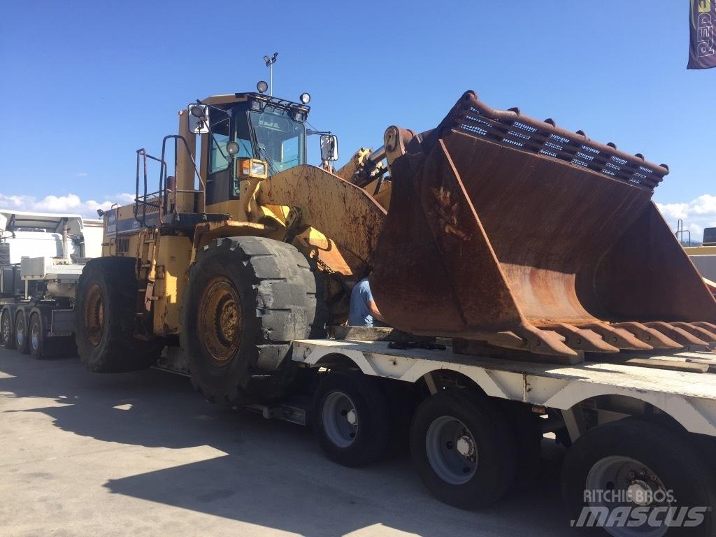 Komatsu WA600-1 Kolesové nakladače