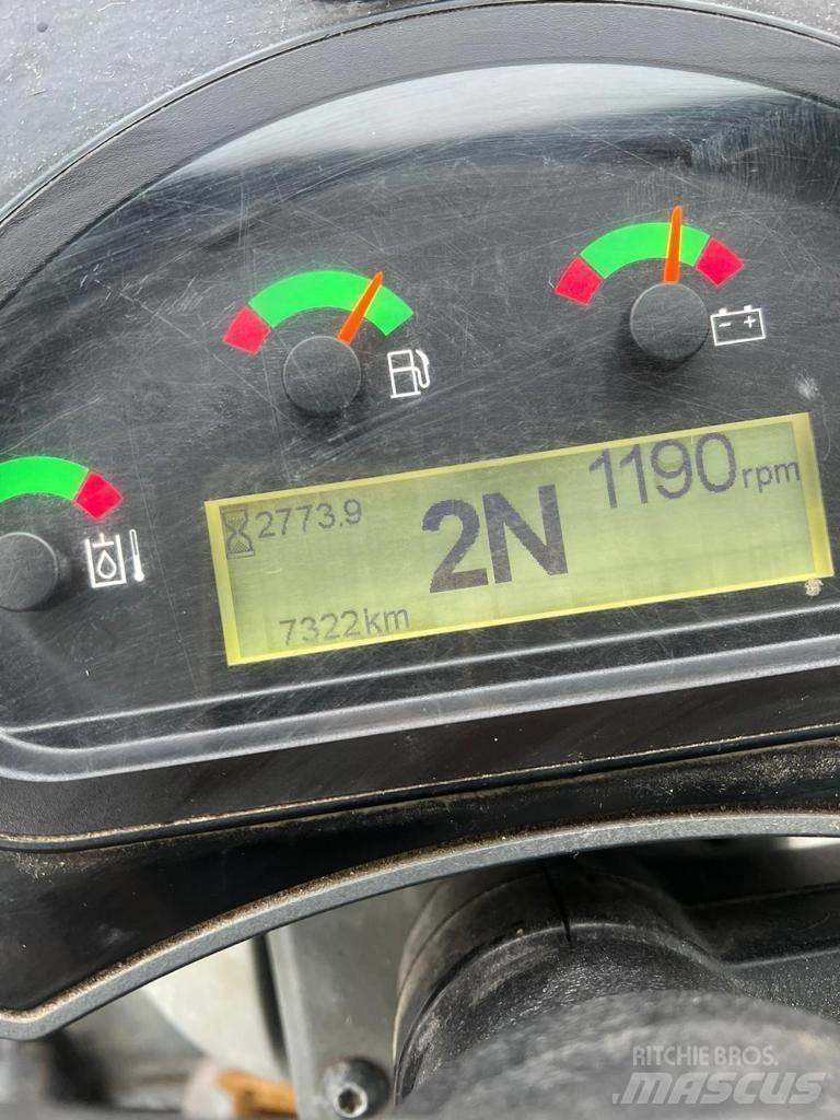 CAT 906M Kolesové nakladače