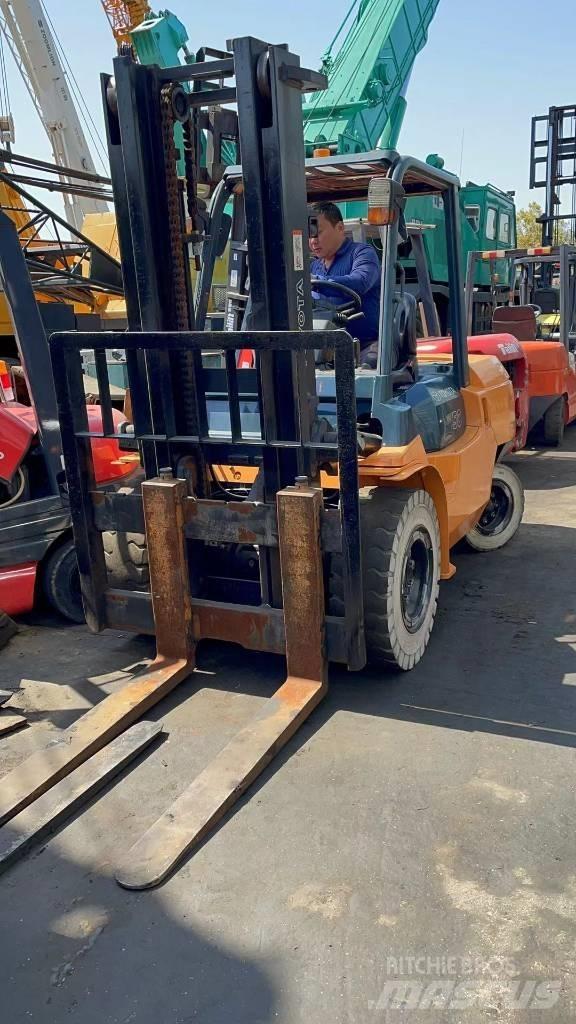 Toyota 5 ton Dieselové vozíky