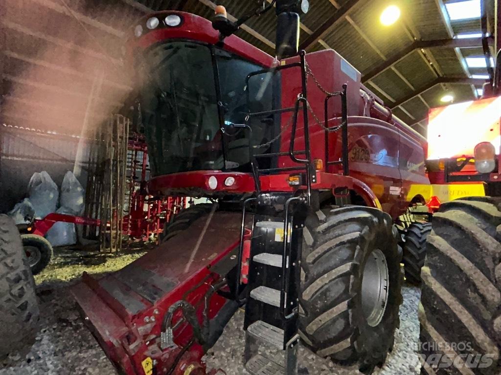 Case IH 9120 Kombinované zberacie stroje