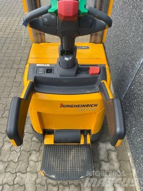 Jungheinrich ERC 216 Samohybné vozíky