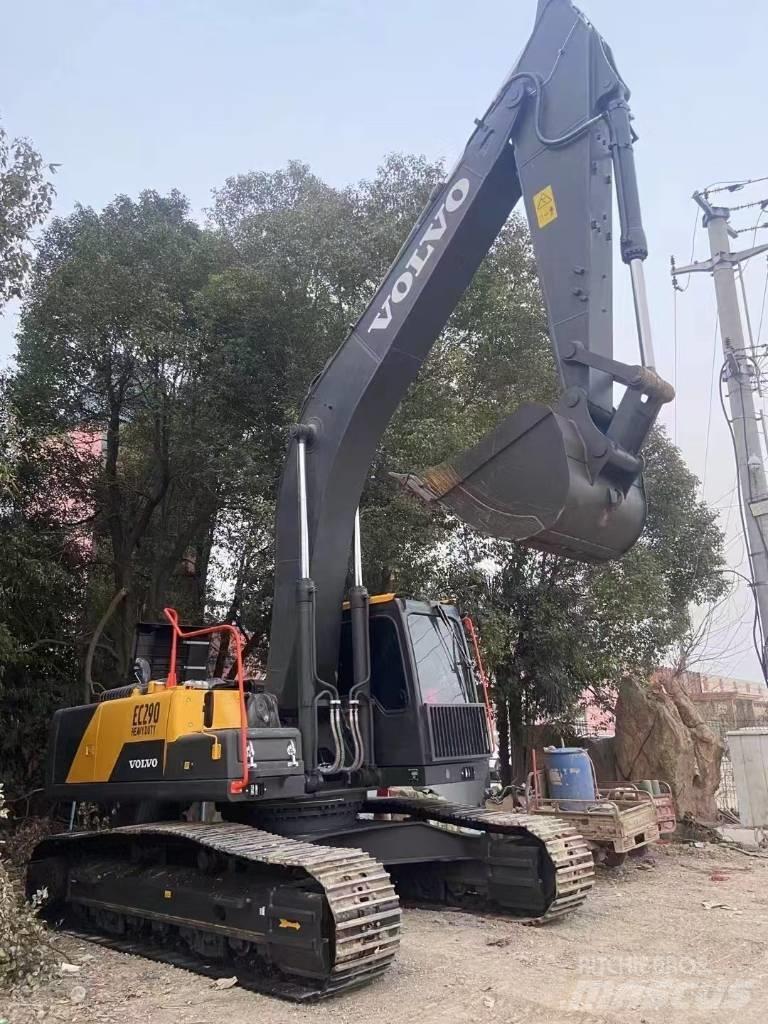 Volvo 290D Pásové rýpadlá