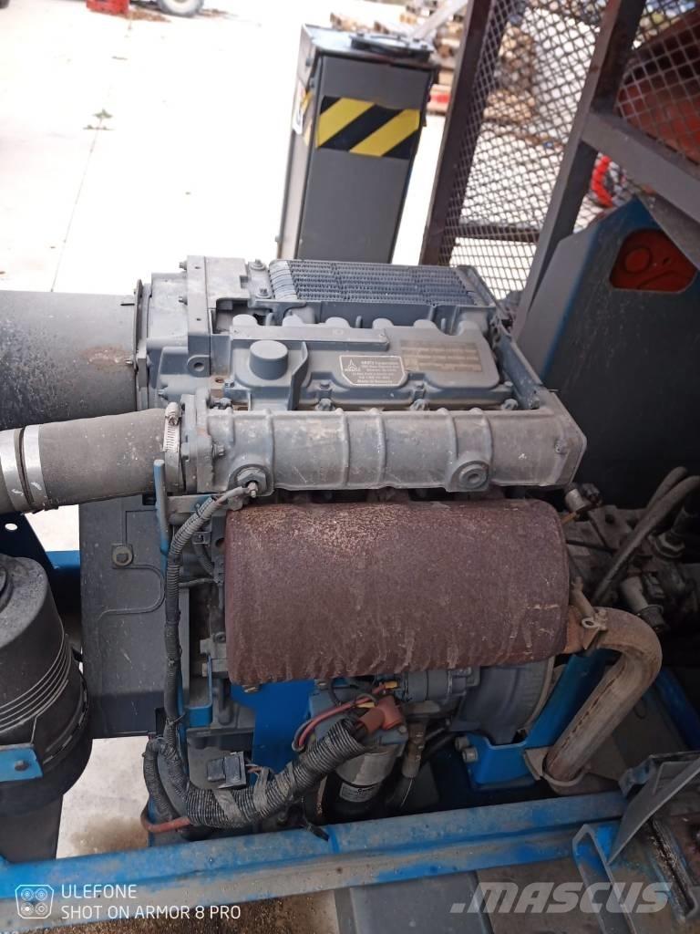 Genie GS 4390 RT Nožnicové zdvíhacie plošiny