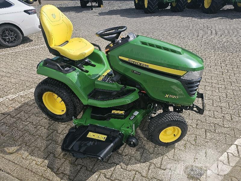 John Deere X590 Žacie stroje