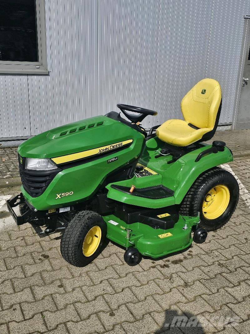 John Deere X590 Žacie stroje