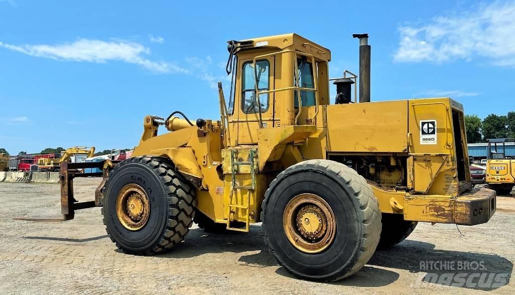 CAT 966 D Kolesové nakladače