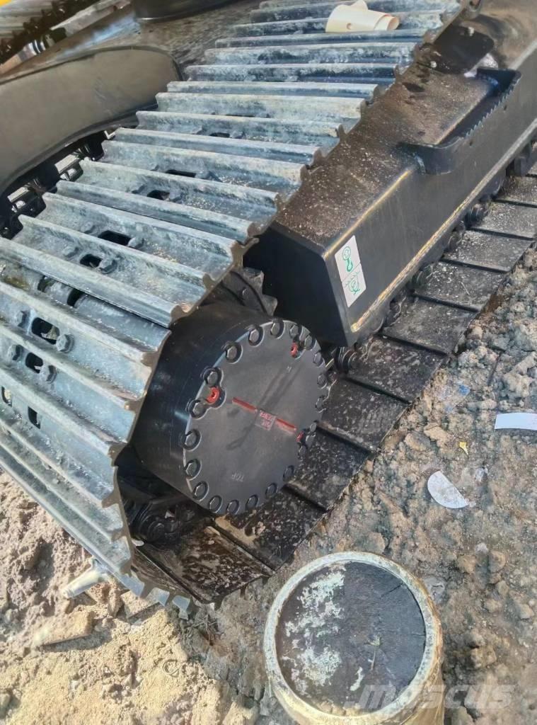 Komatsu 220-8 Pásové rýpadlá