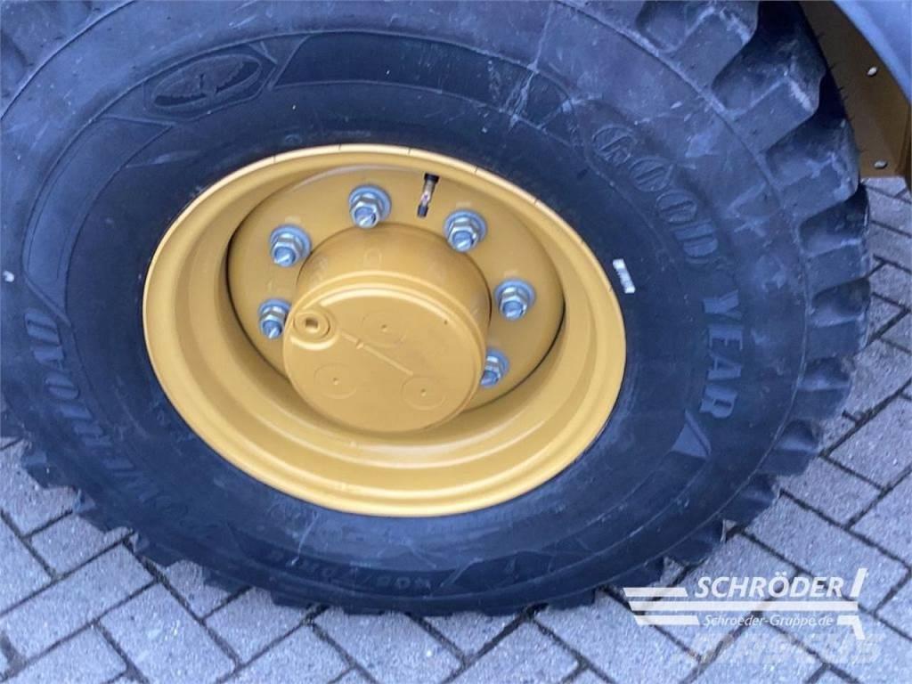 CAT 906 Kolesové nakladače