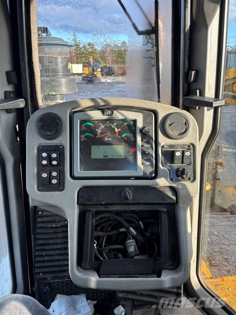 CAT D 6 T LGP Pásové dozéry