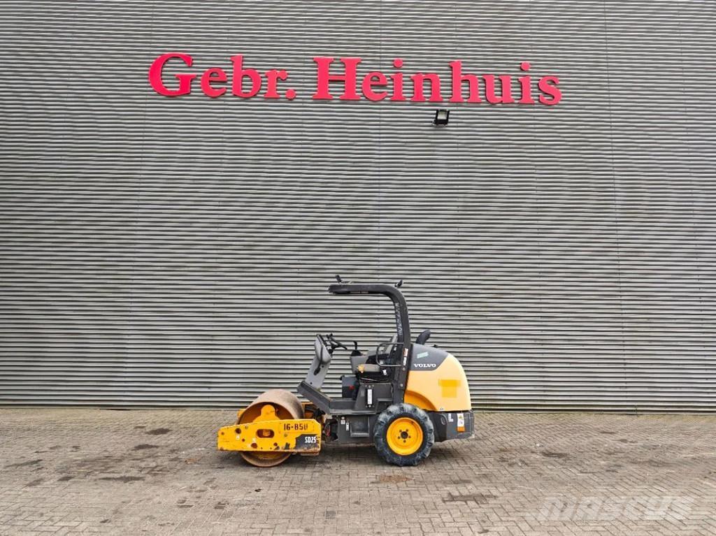 Volvo SD 25 Pneumatikové valce