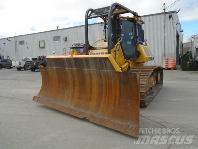 Komatsu D61PX-24 Pásové dozéry