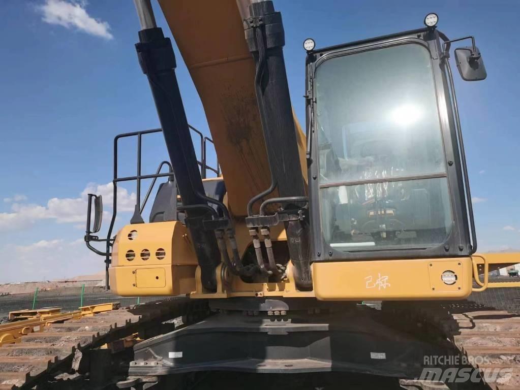 CAT 2020 CAT 374 Kolesové rýpadlá