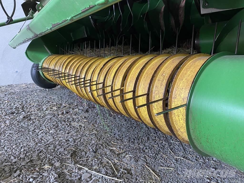 John Deere 568 Lisy na okrúhle balíky