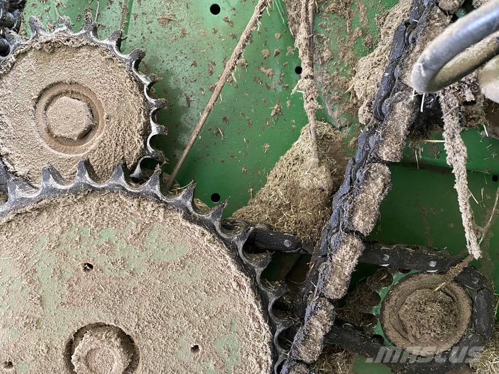 John Deere 568 Lisy na okrúhle balíky