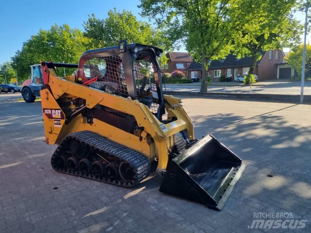 CAT 257 D Šmykom riadené nakladače