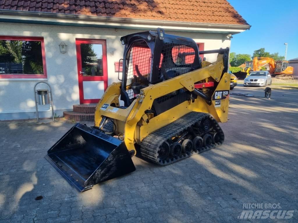 CAT 257 D Šmykom riadené nakladače