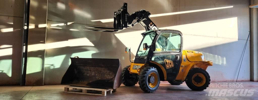 JCB 520-40 Teleskopické manipulátory
