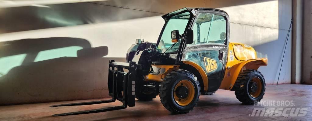 JCB 520-40 Teleskopické manipulátory