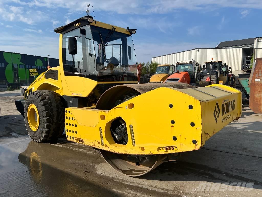 Bomag BW 226 BVC-5 Ťahačové valce