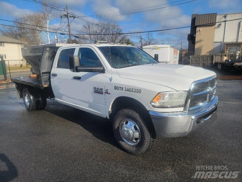 Dodge Ram 3500 Plošinové nákladné automobily/nákladné automobily so sklápacími bočnicami