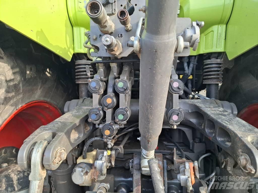 CLAAS Axion 810 Traktory