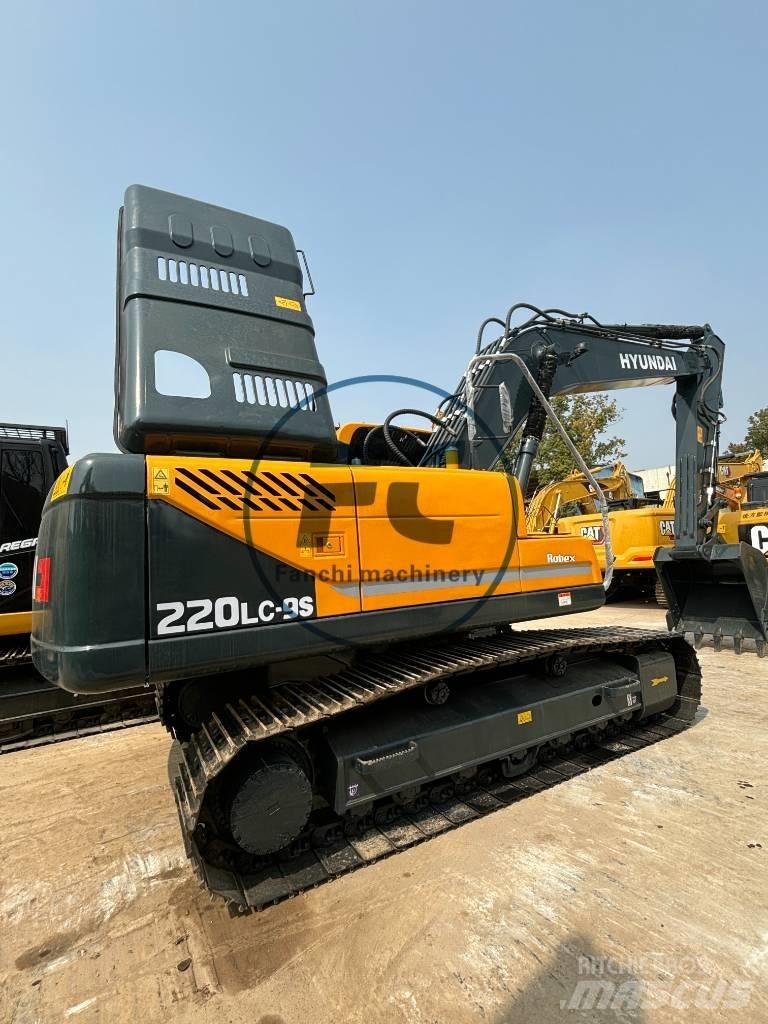 Hyundai 220LC Midi rýpadlá 7 t - 12 t