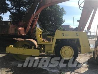 Bomag BW 142 D-2 Pôdne kompaktory