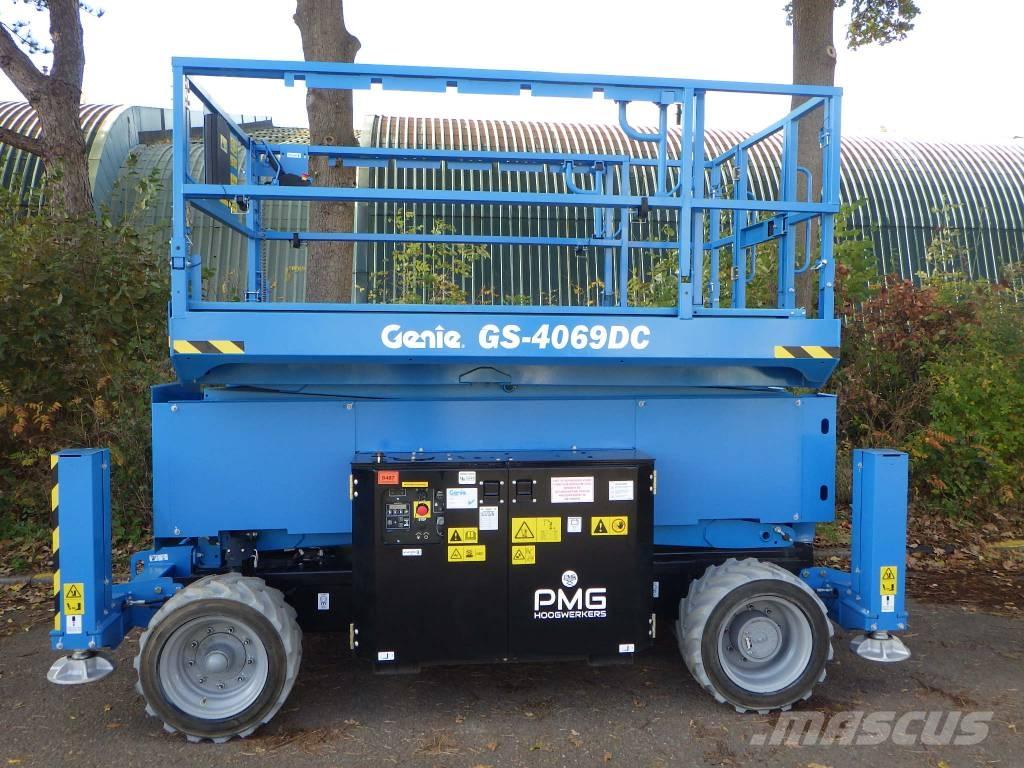 Genie GS4069DC Nožnicové zdvíhacie plošiny