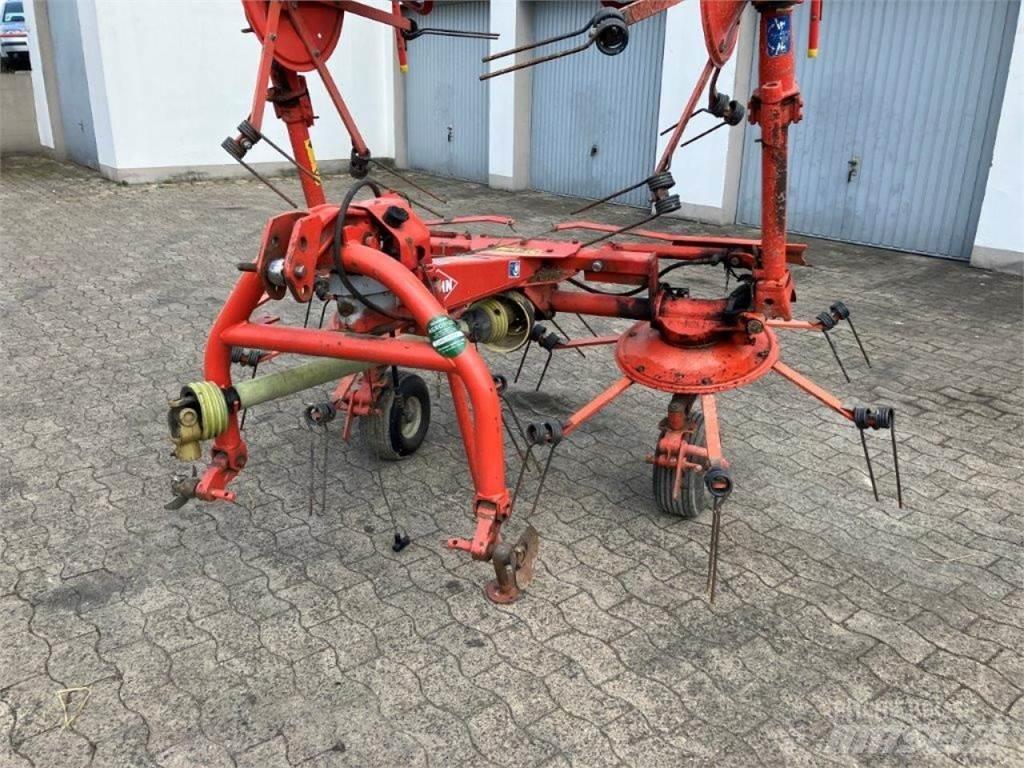Kuhn GF 5001 MH Obracače a zhrabovače sena