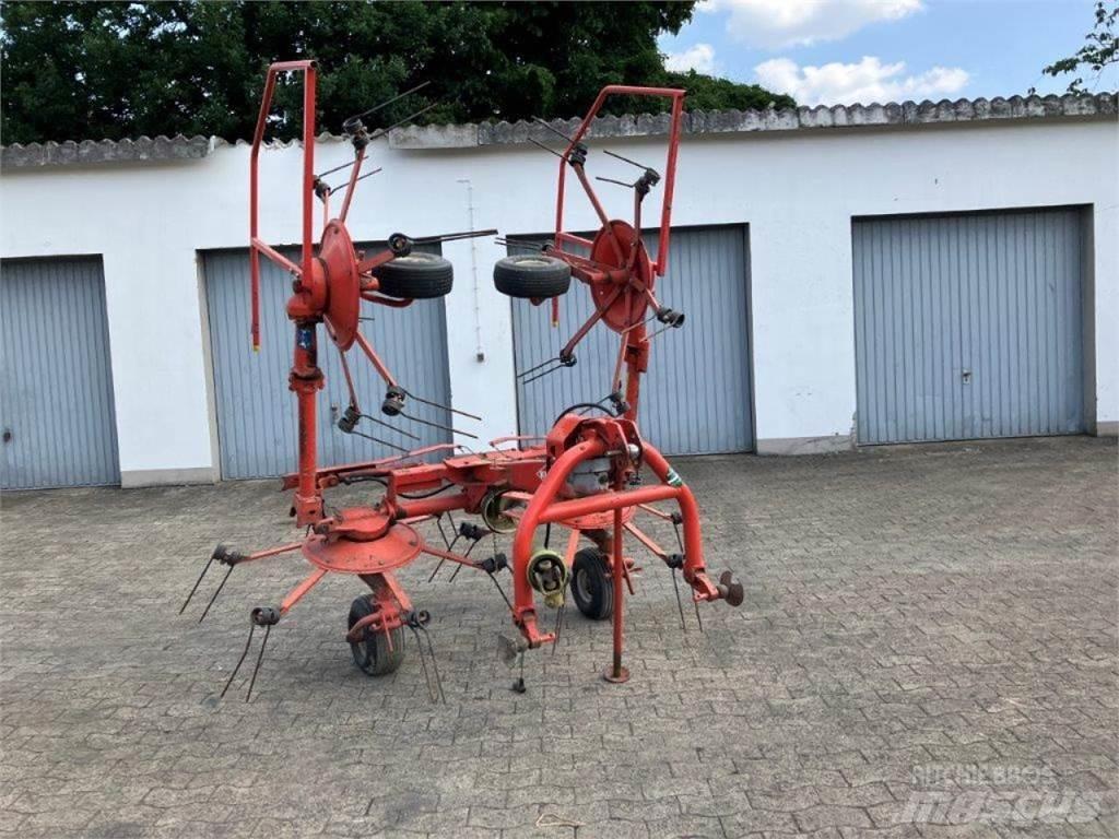 Kuhn GF 5001 MH Obracače a zhrabovače sena