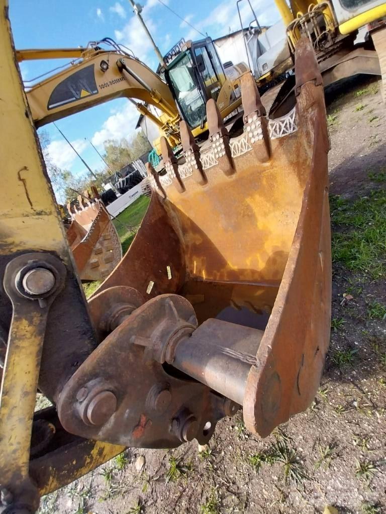New Holland E 305 Pásové rýpadlá