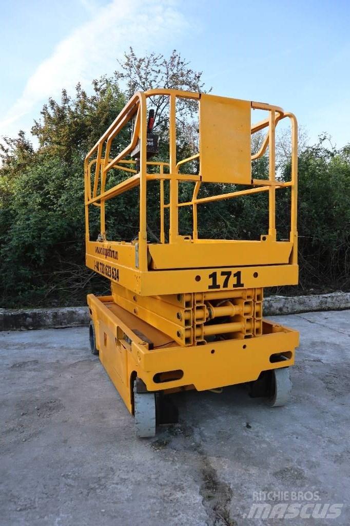 Haulotte Compact 10 Nožnicové zdvíhacie plošiny