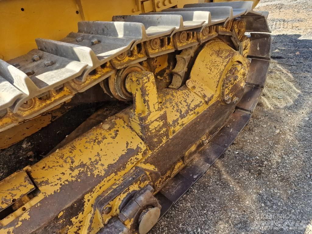CAT D 6 D Pásové dozéry