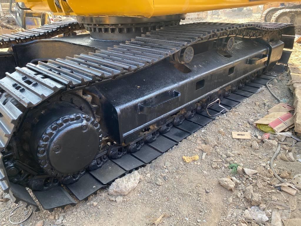 Komatsu PC240-7 Pásové rýpadlá