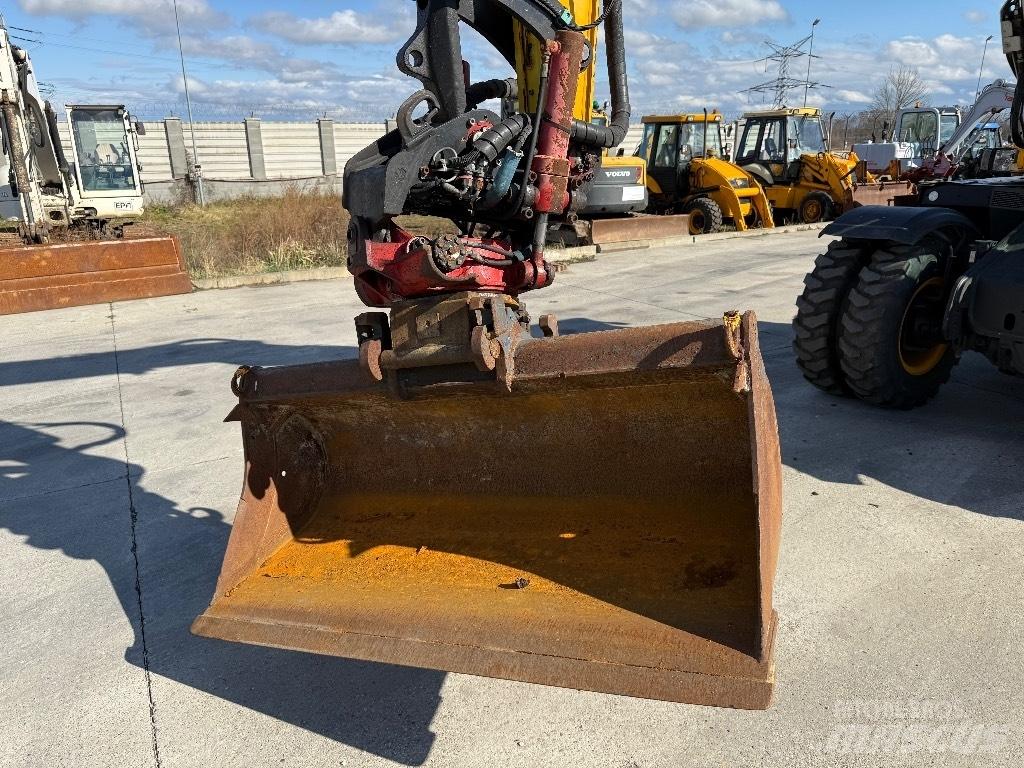 JCB Hydradig Kolesové rýpadlá