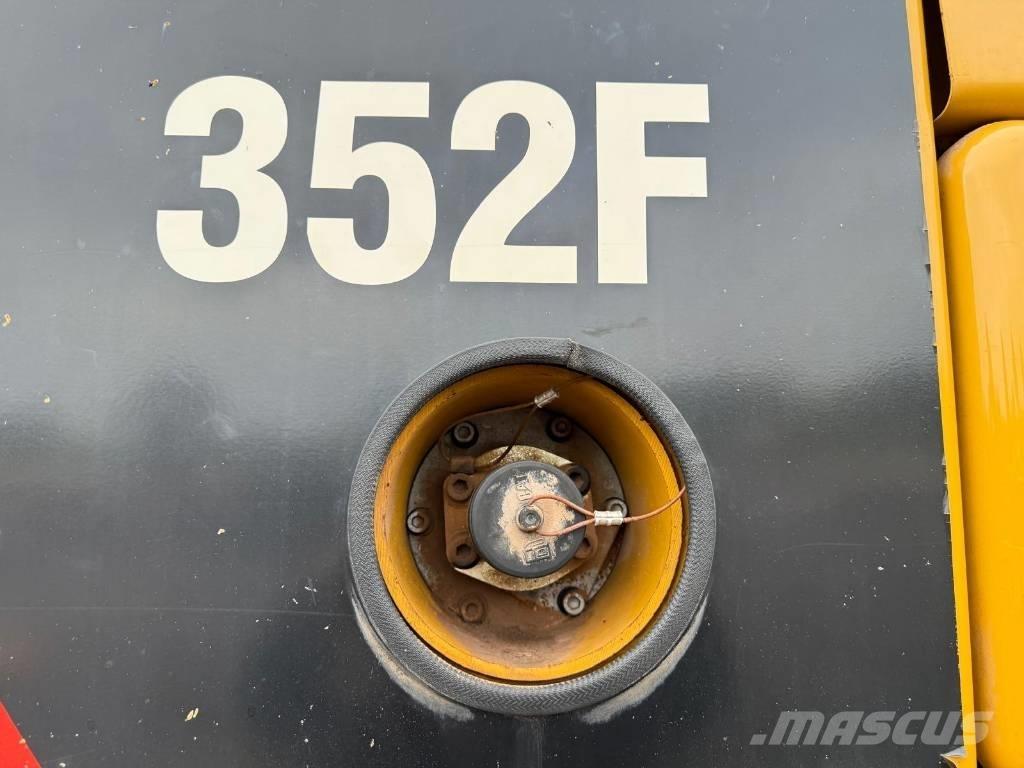 CAT 352 F Pásové rýpadlá
