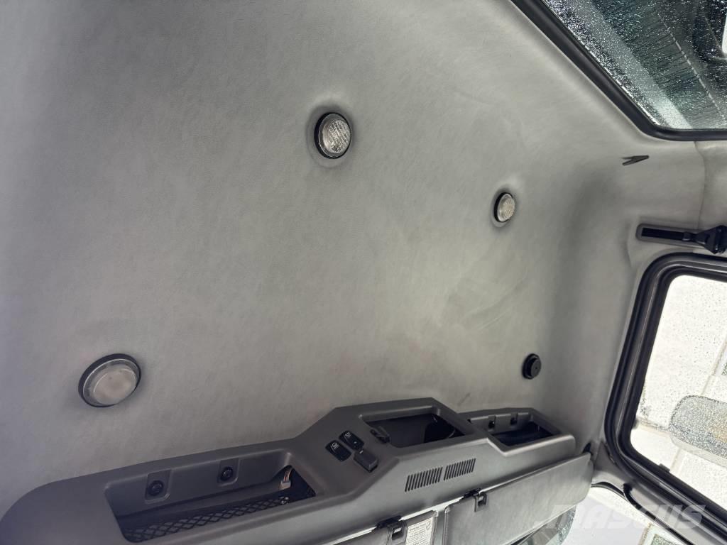 Mack GU 713 Lanový nosič kontajnerov