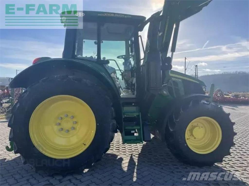 John Deere 6100m Traktory