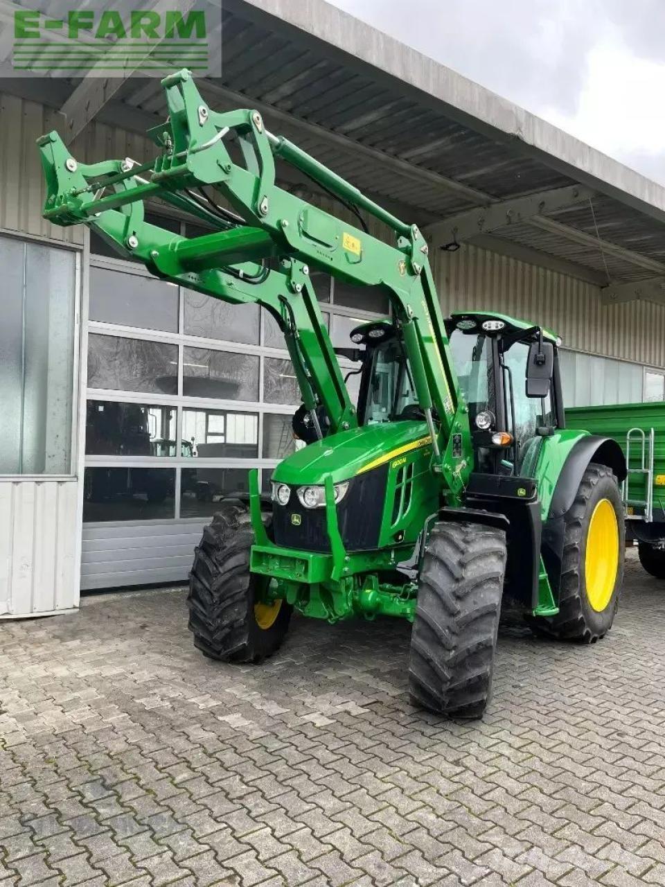 John Deere 6100m Traktory