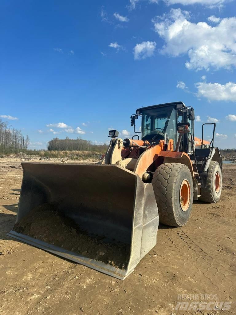 Hitachi ZW 250 Kolesové nakladače
