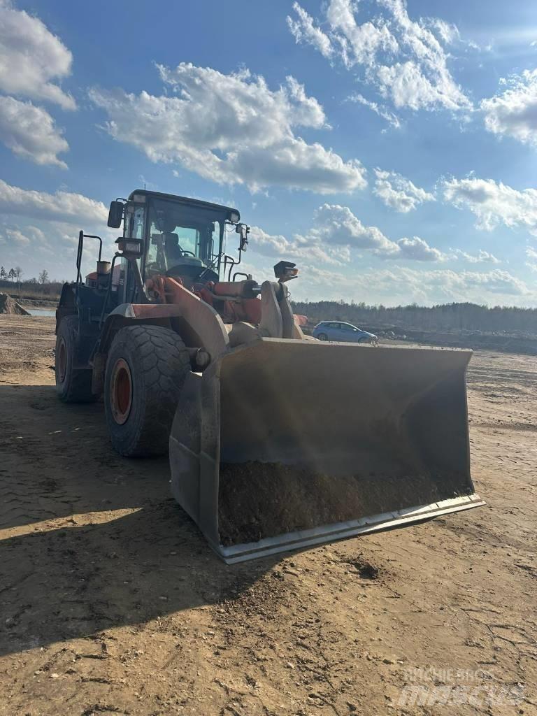 Hitachi ZW 250 Kolesové nakladače