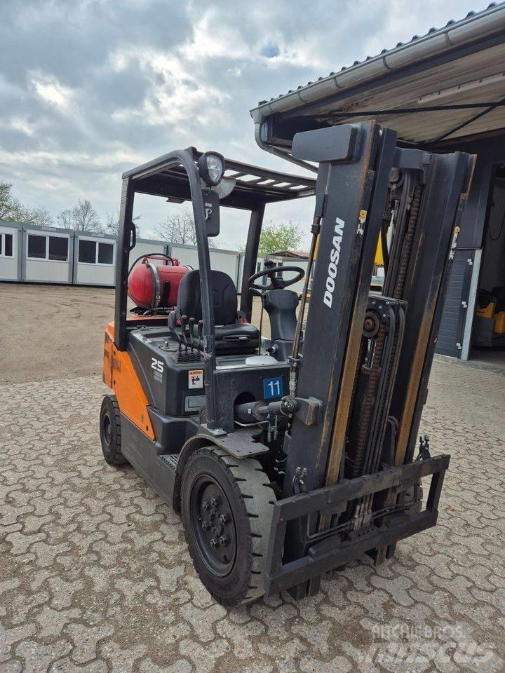 Doosan G 25 P-7 Stavebníctvo - ostatné
