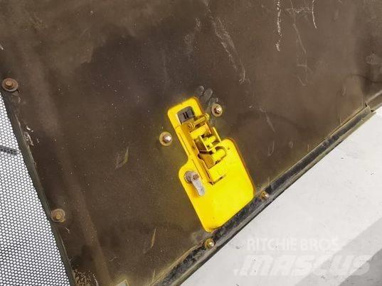 JCB 540-70 mask Kabíny a interiér