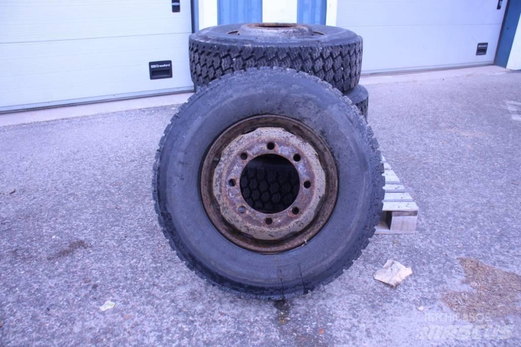 Lastbil Däck Pneumatiky, kolesá a ráfiky