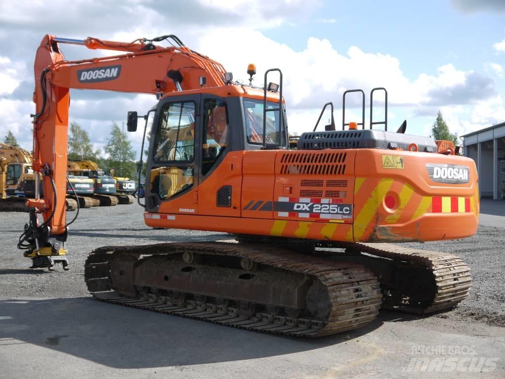 Doosan DX 225 LC-3 Pásové rýpadlá